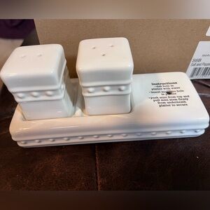 Nora Fleming S6B Retired Pearl Dot Salt & Pepper Shakers